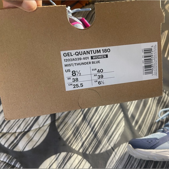 Great condition, gel ASICS size 8/12 - Picture 7 of 7